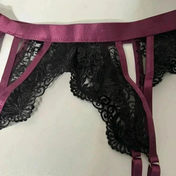 NWOT OH LA LA CHERI BERRY AND BLACK LACE GARTER BELT M - Picture 3 of 5